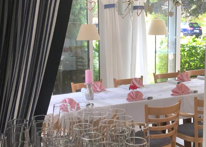 Guest house Pension A Restaurace Filip II 3*